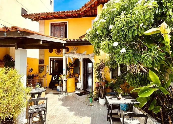 Casa Amarela Hostel & Bistro - Em Pituacu