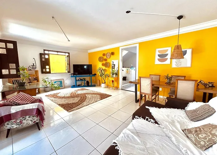Casa Amarela Hostel & Bistro - Em Pituacu