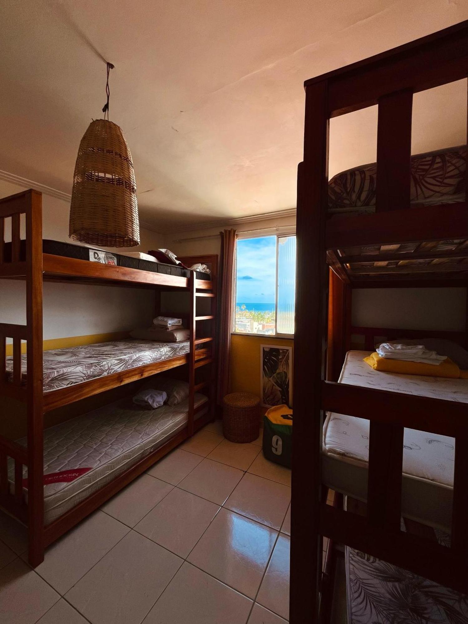 Homestay Casa Amarela & Bistro - Em Pituacu