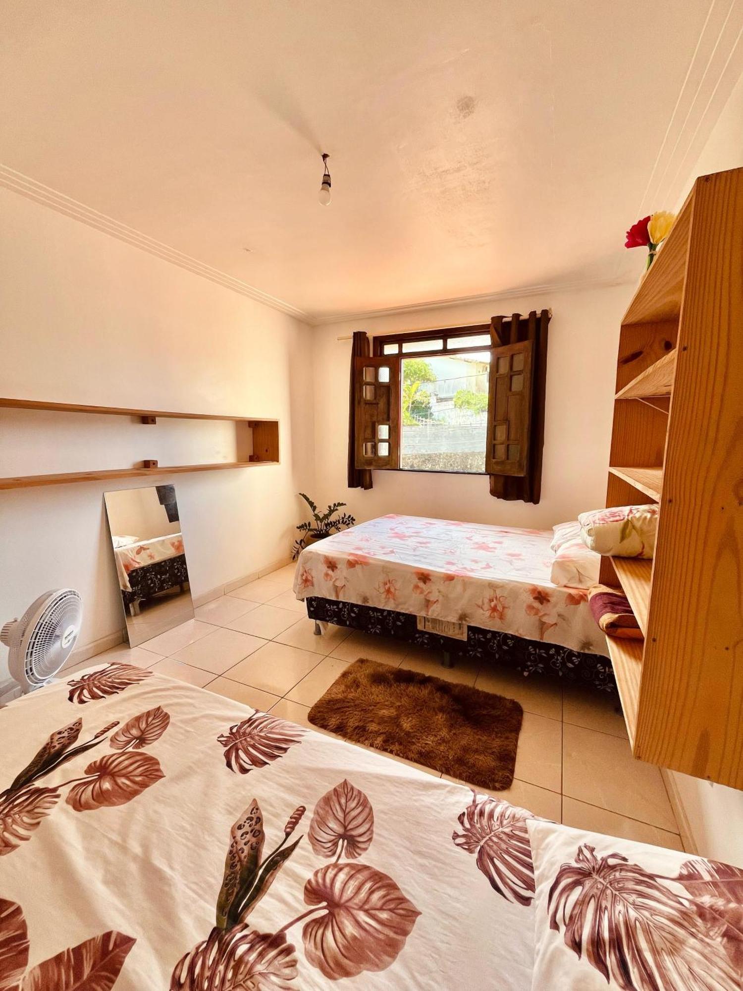 Casa Amarela & Bistro - Em Pituacu Homestay *