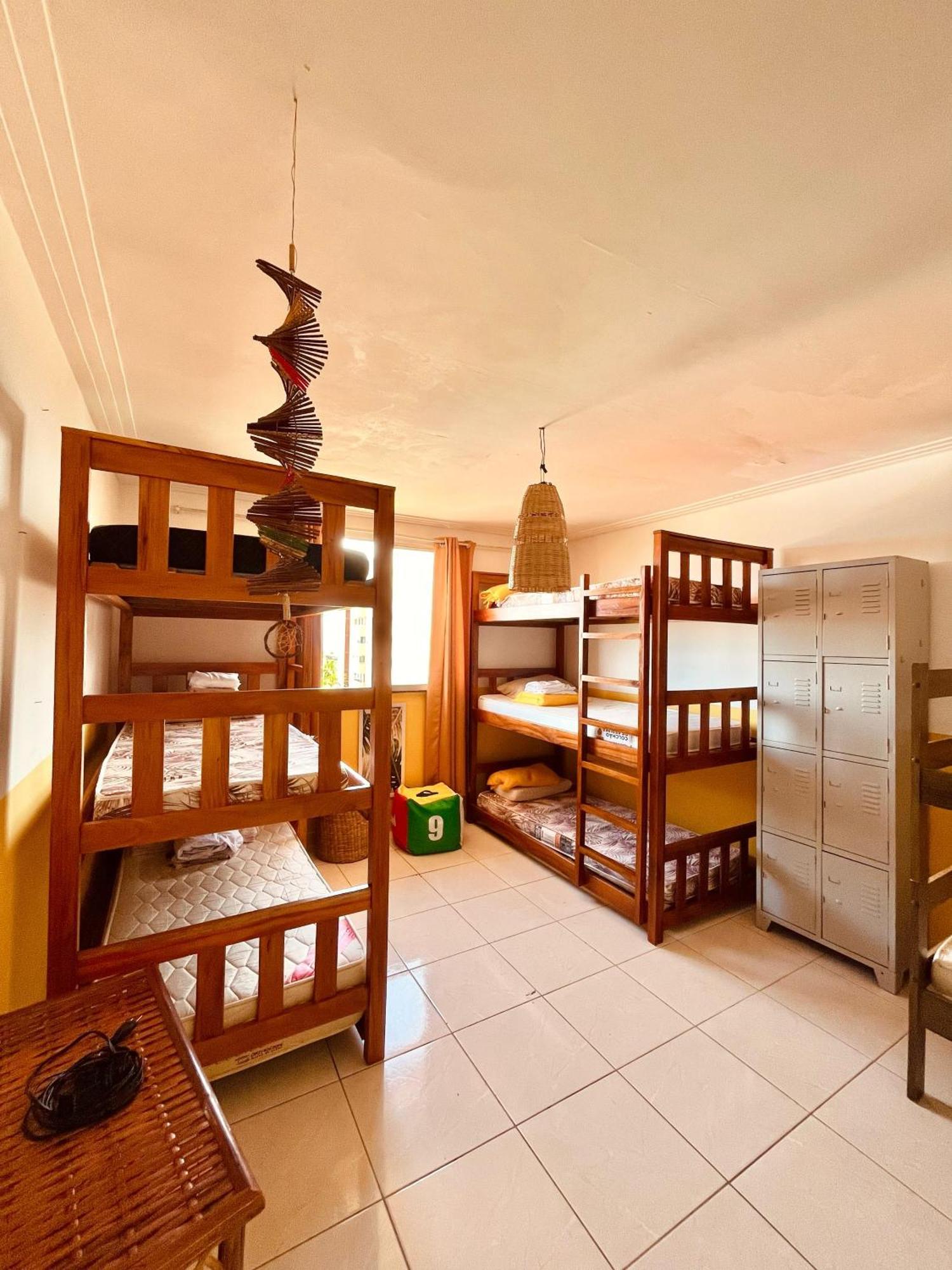 Casa Amarela & Bistro - Em Pituacu Homestay Salvador