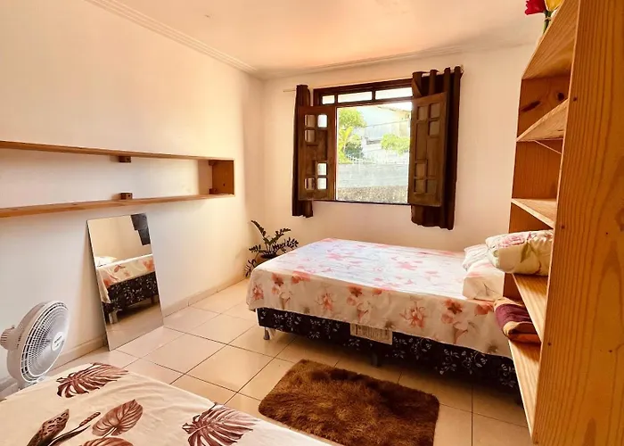 Casa Amarela Hostel & Bistro - Em Pituacu
