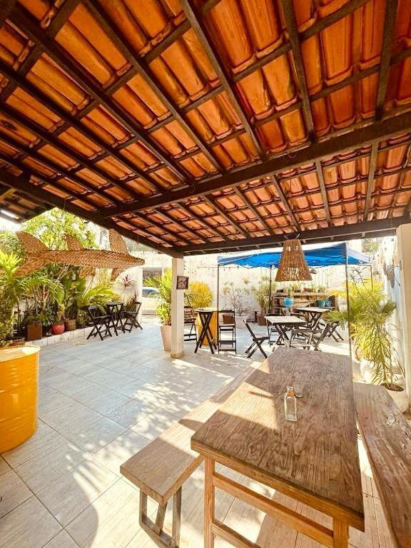 Casa Amarela & Bistro - Em Pituacu *